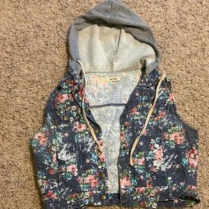 intro. Floral Denim Hooded Vest - Blue with Pink Flowers